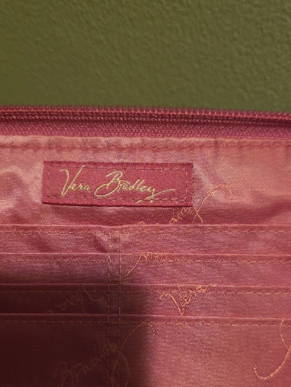 Vera Bradley- Floral Quilted Pink Women's Zip Wallet - Inv.505